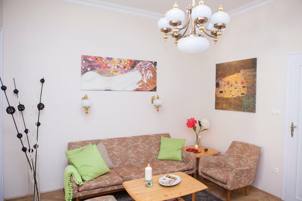 Synagogue View Apartment Budapest Luaran gambar
