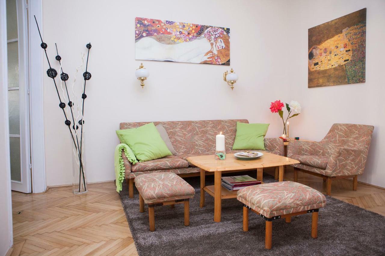 Synagogue View Apartment Budapest Luaran gambar
